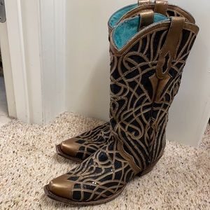 Corral Boots size 9 with beautiful black sequin inlay